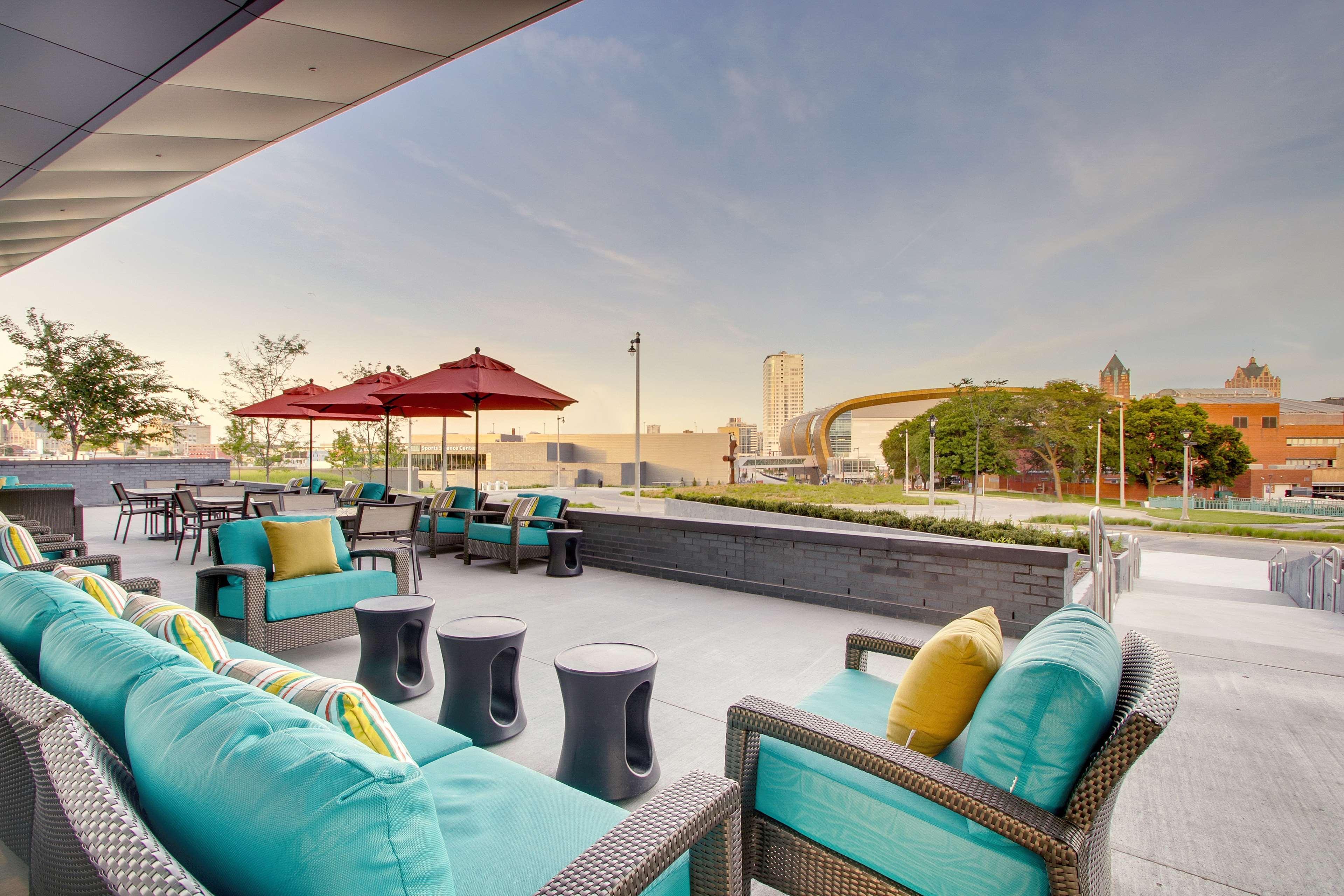 Hyatt Place Milwaukee Downtown Екстериор снимка