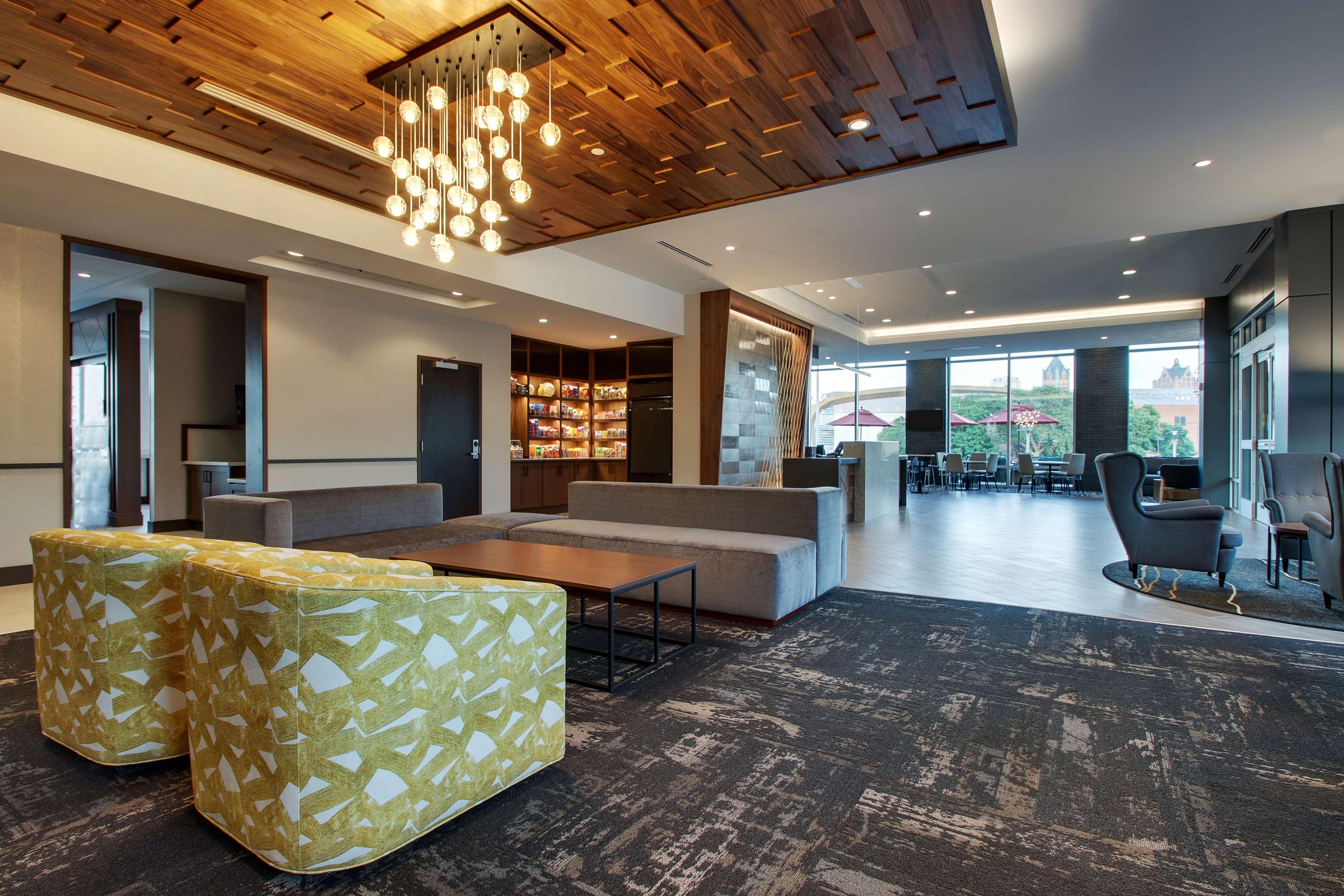 Hyatt Place Milwaukee Downtown Екстериор снимка
