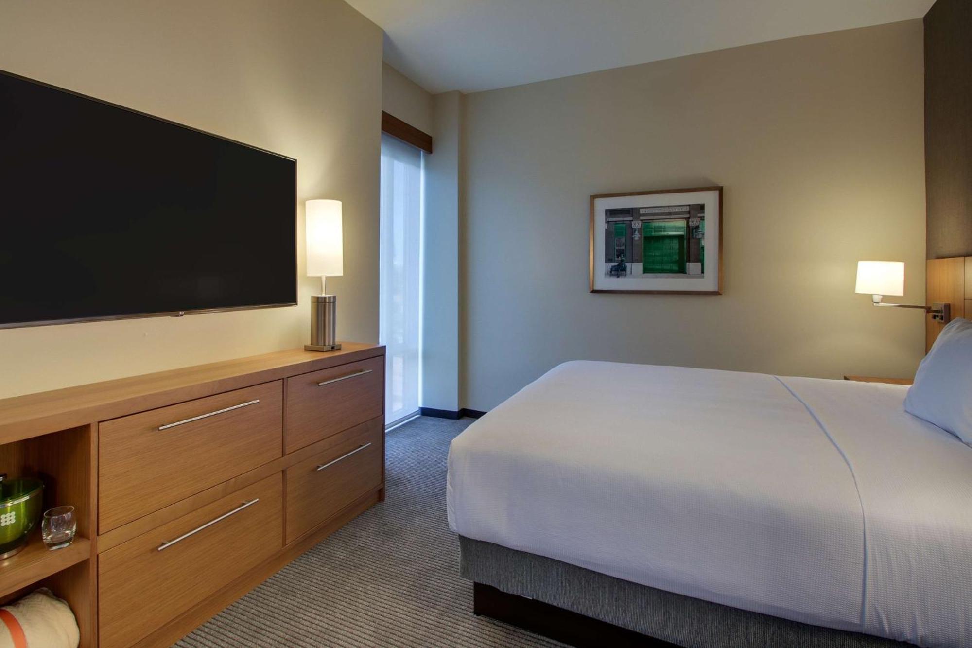 Hyatt Place Milwaukee Downtown Екстериор снимка