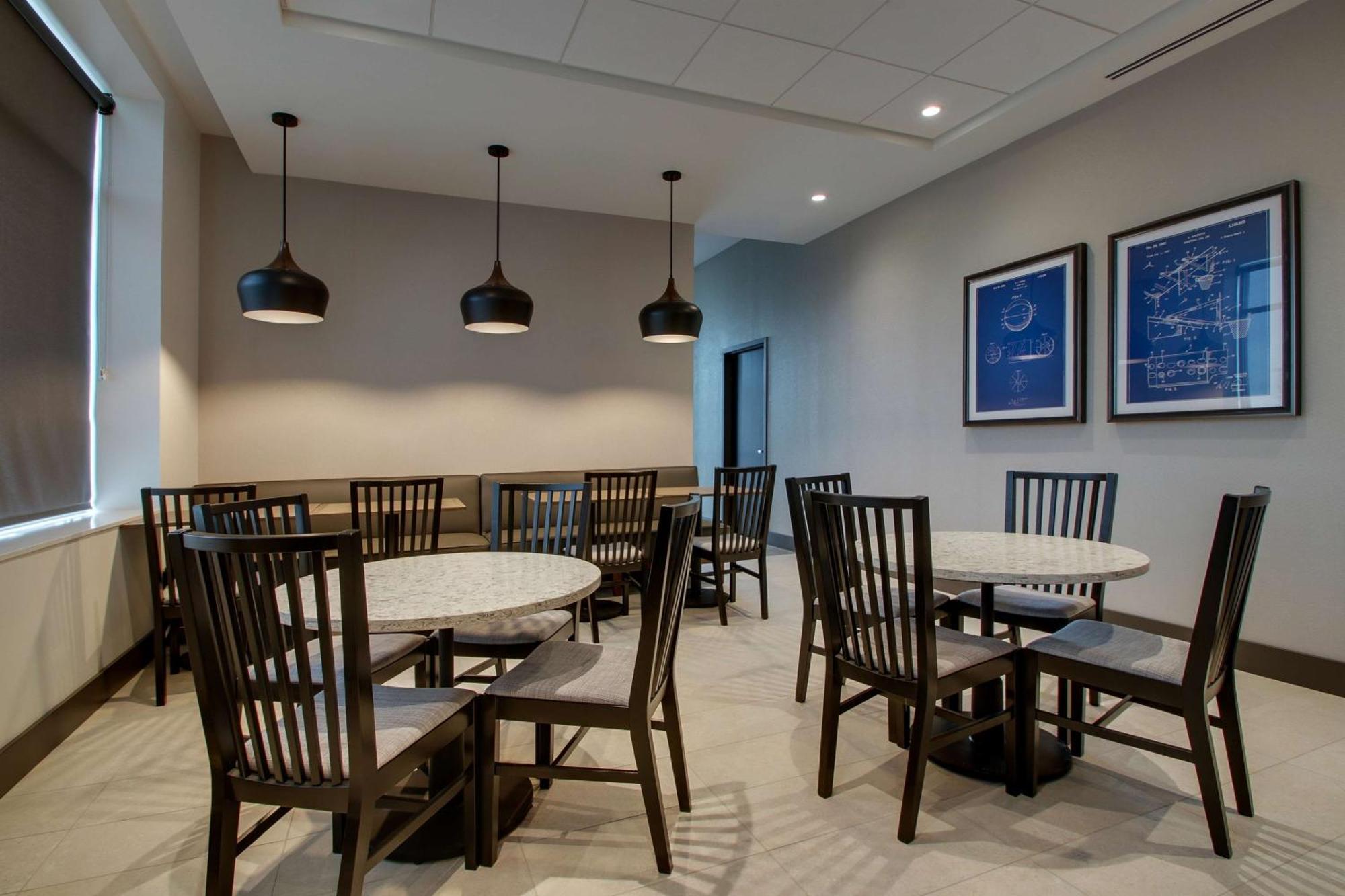 Hyatt Place Milwaukee Downtown Екстериор снимка
