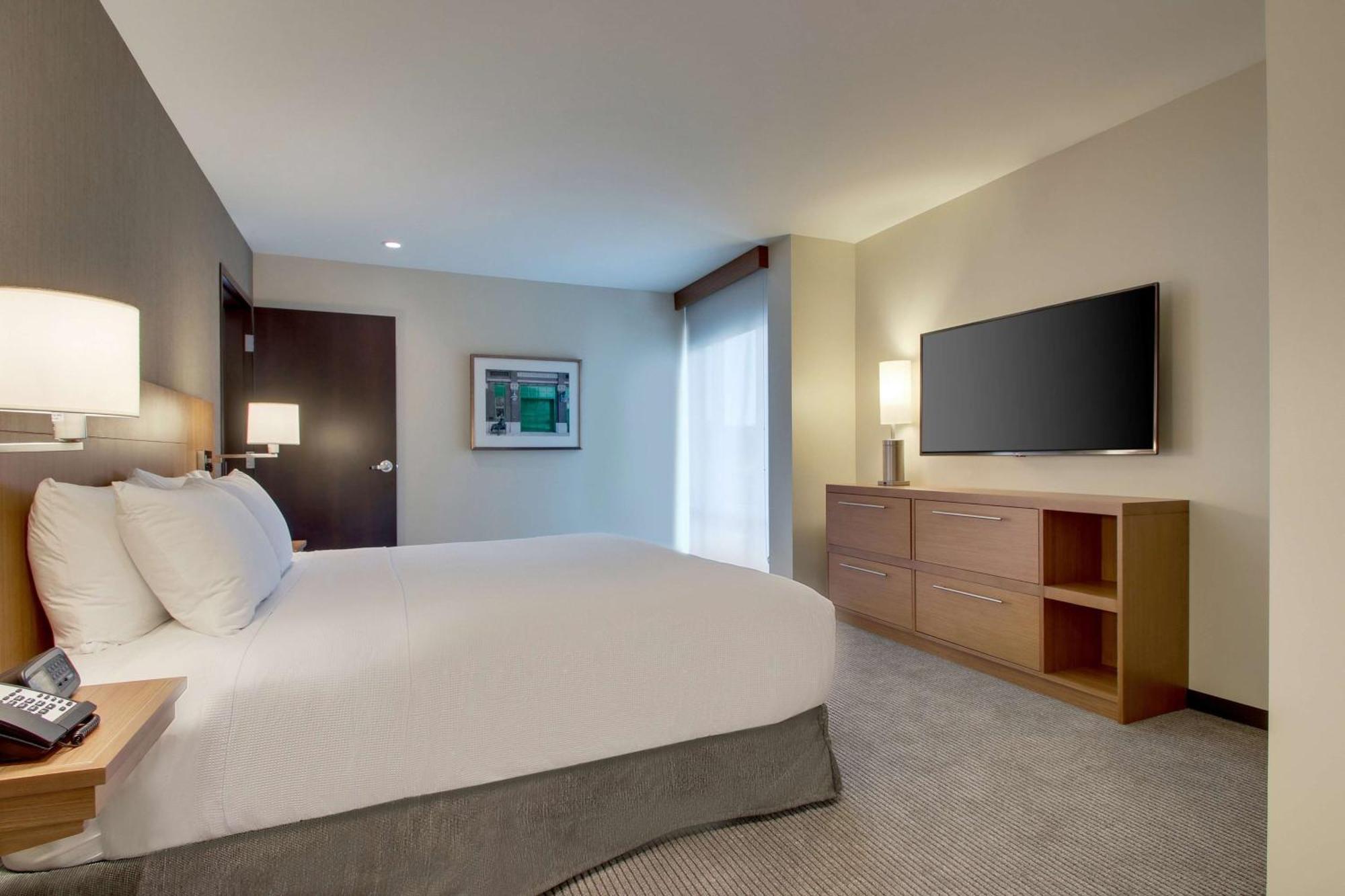 Hyatt Place Milwaukee Downtown Екстериор снимка